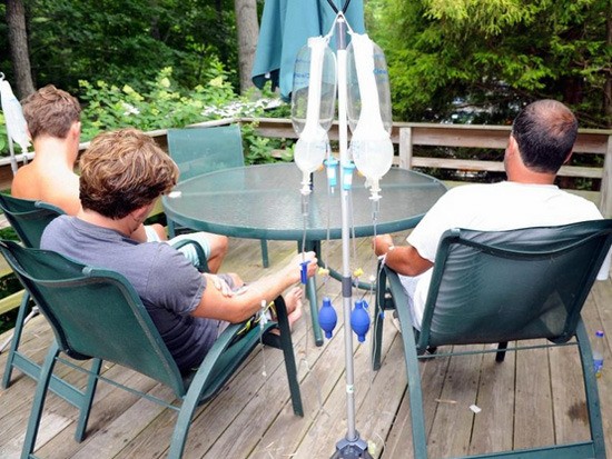 This Therapy Service Makes House Calls to Cure Hangovers, Colds & More